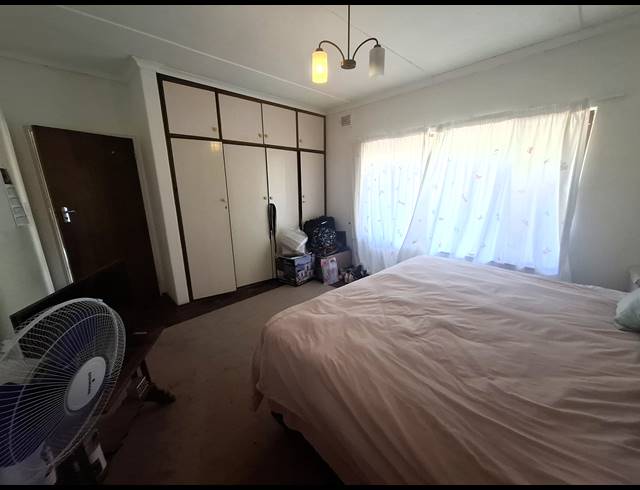 2 BEDROOM APARTMENT FOR SALE IN MANABA BEACH